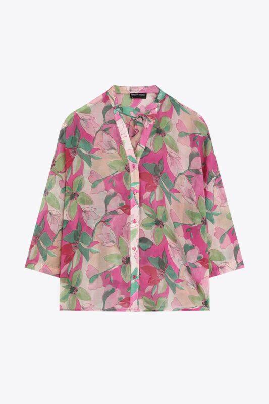 Chemise imprimée tendance pour femme – Un look audacieux et élégant à porter en toute saison.